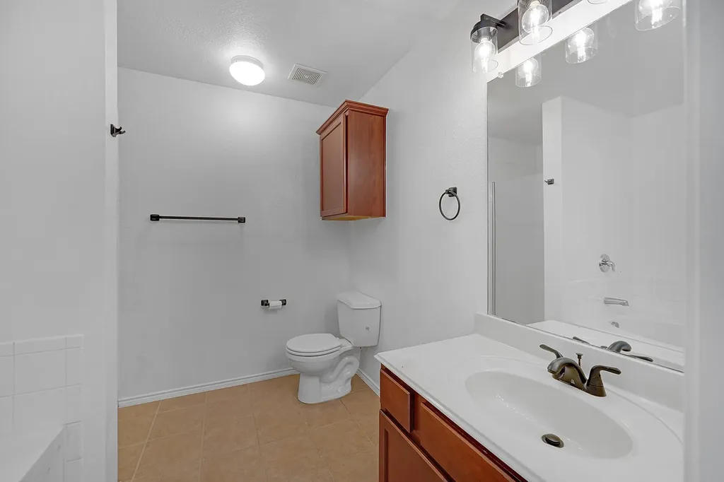1219 Eagles Nest Trail Krum TX 76249