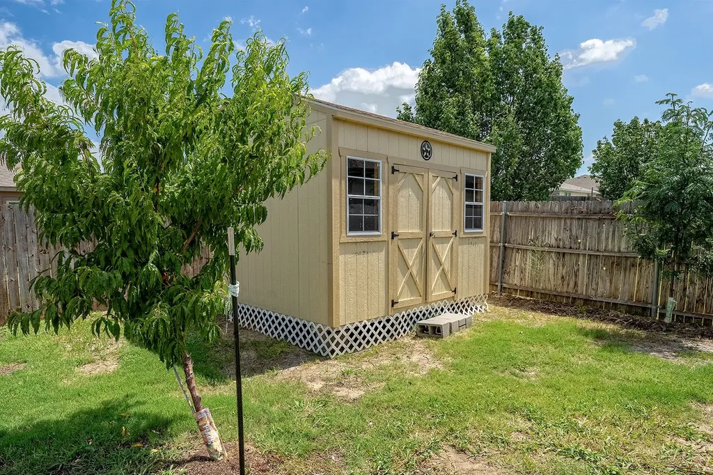 1219 Eagles Nest Trail Krum TX 76249