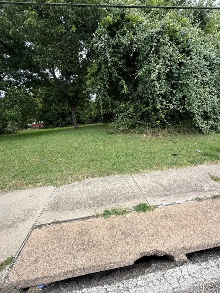 2523 E Ledbetter Drive Dallas TX 75216