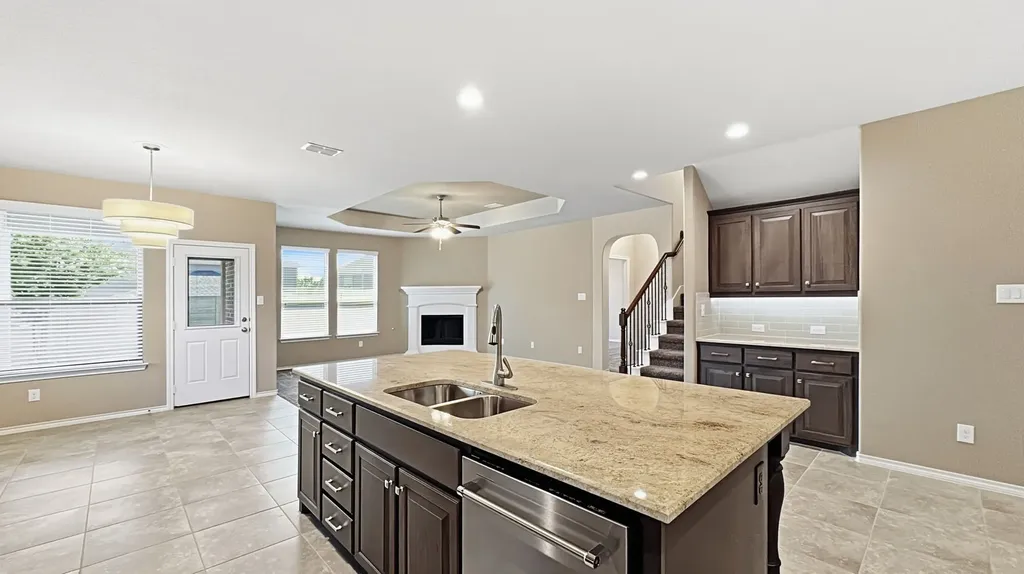 824 Dove Cove Argyle TX 76226