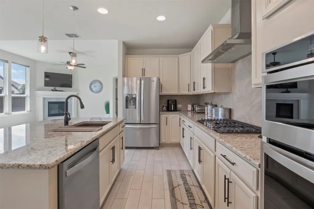 3207 Woodford Drive Mansfield TX 76084