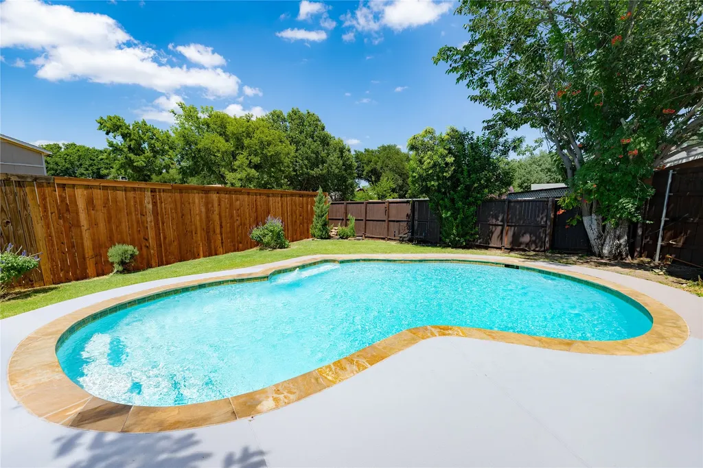 3301 Knights Haven Lane Garland TX 75044
