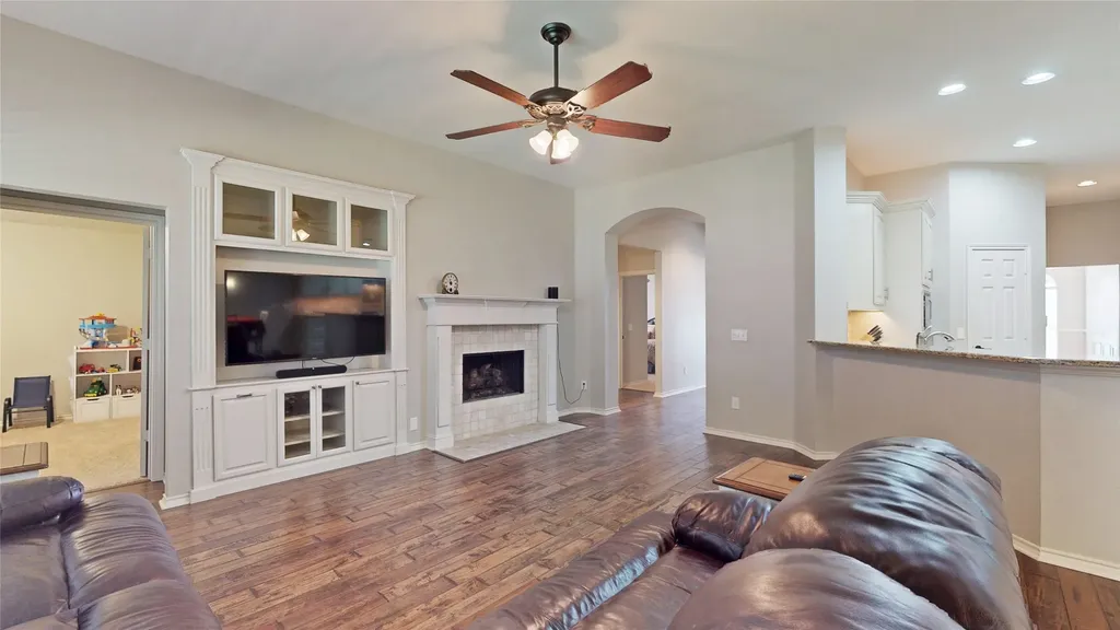 2608 White Owl Drive Mckinney TX 75072