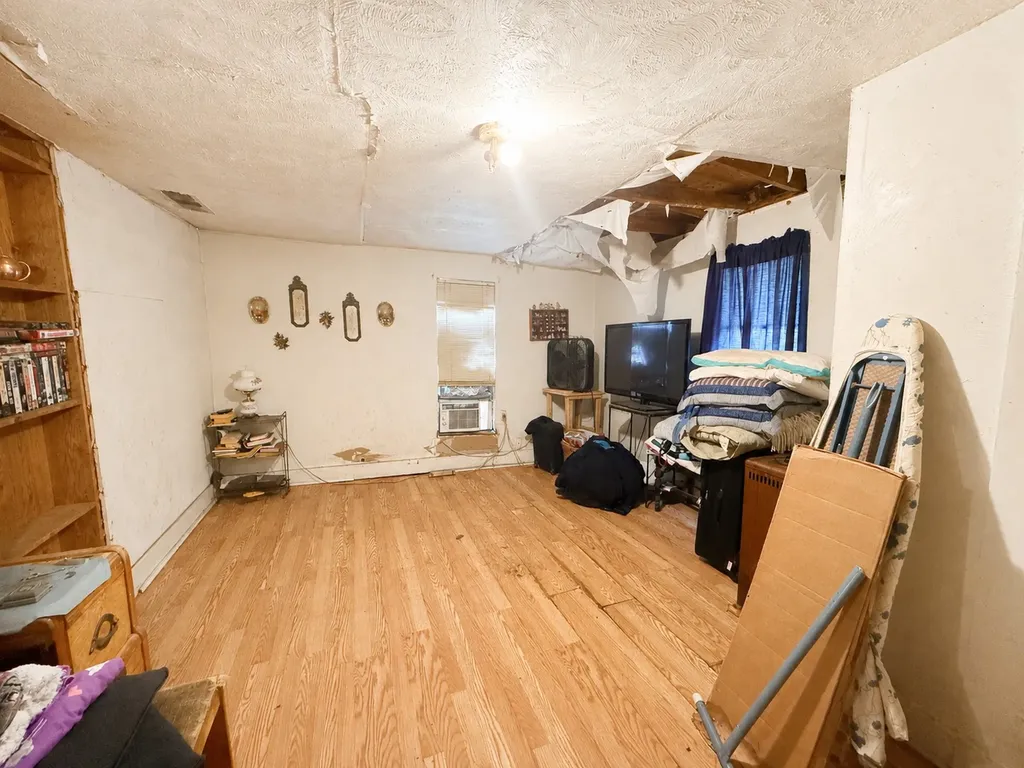 601 SW 2nd Street Kerens TX 75144