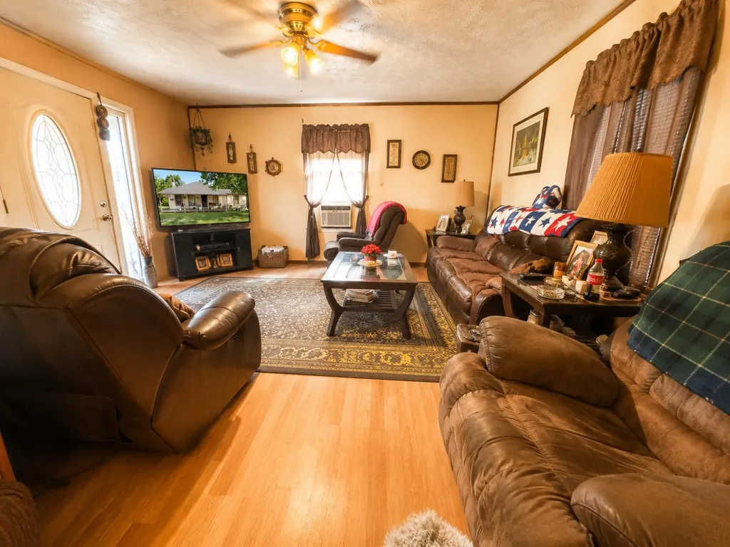 601 SW 2nd Street Kerens TX 75144