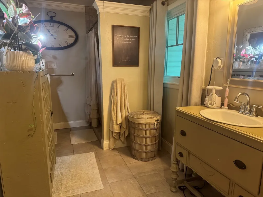 804 N Elm Street Comanche TX 76442