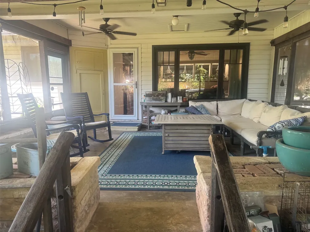 804 N Elm Street Comanche TX 76442