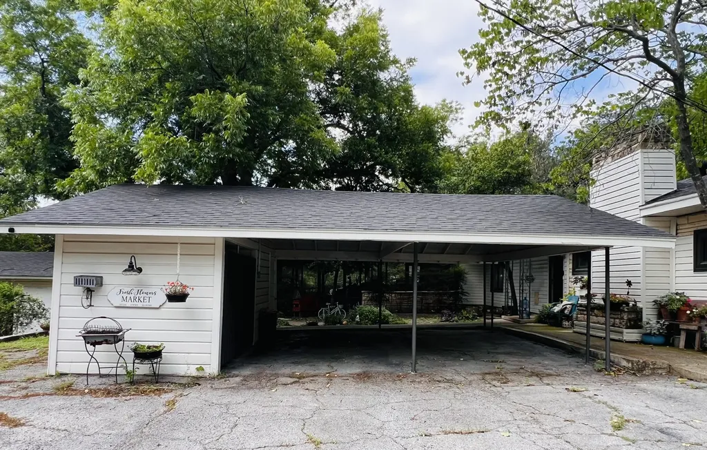 804 N Elm Street Comanche TX 76442