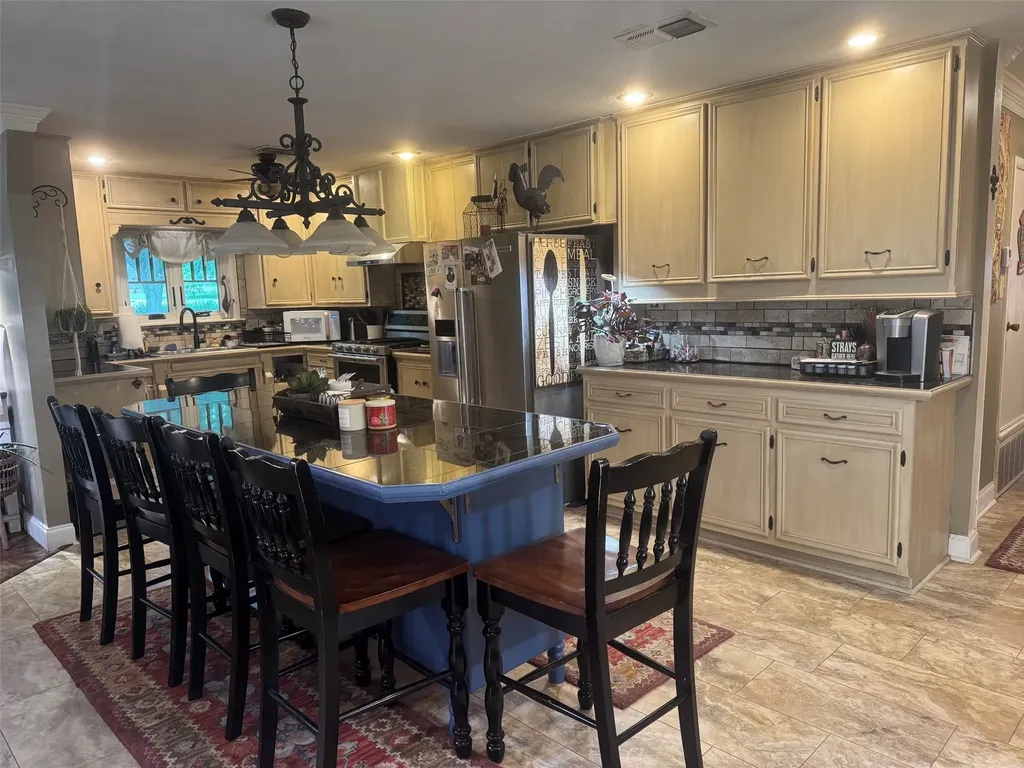 804 N Elm Street Comanche TX 76442