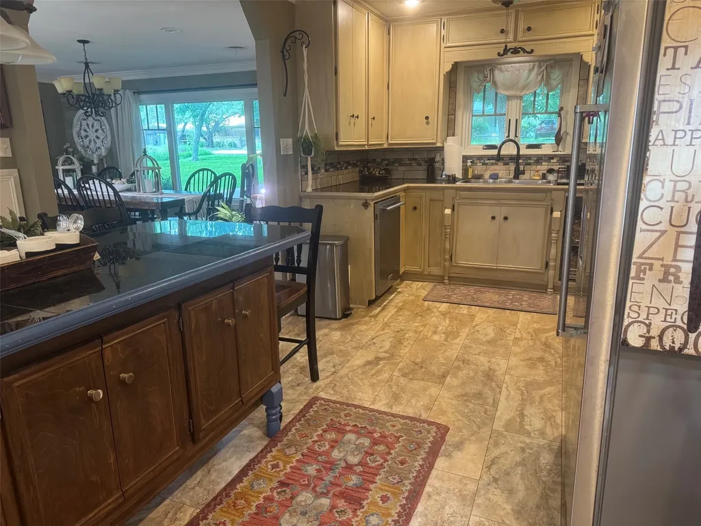 804 N Elm Street Comanche TX 76442