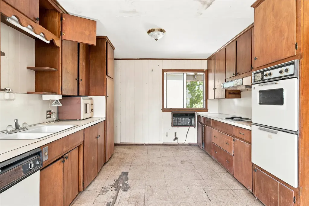 445 Agnes Avenue Marlin TX 76661