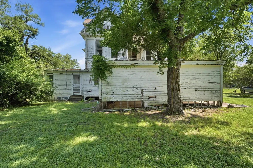 445 Agnes Avenue Marlin TX 76661
