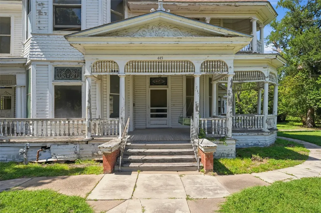 445 Agnes Avenue Marlin TX 76661