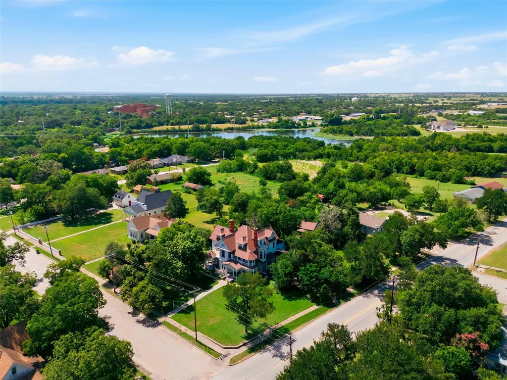 445 Agnes Avenue Marlin TX 76661
