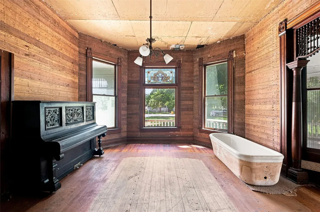 445 Agnes Avenue Marlin TX 76661