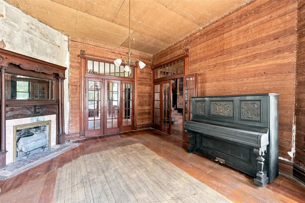 445 Agnes Avenue Marlin TX 76661