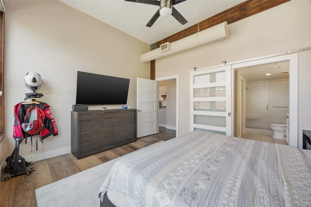 2502 Live Oak Street Dallas TX 75204