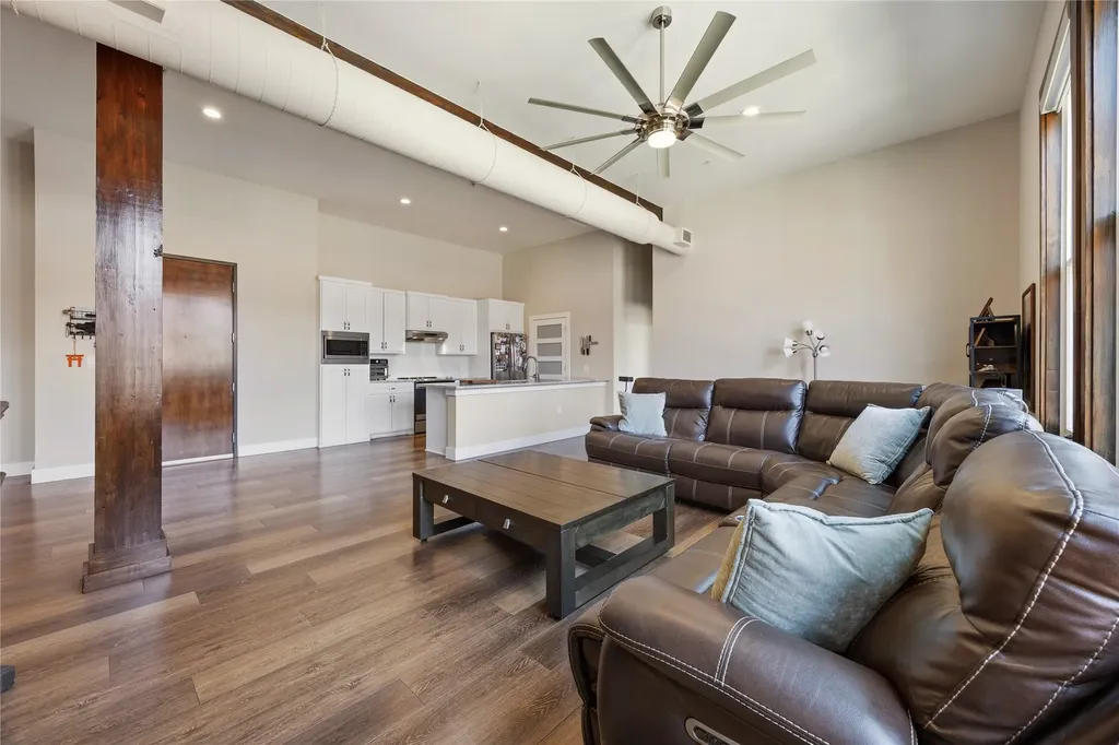 2502 Live Oak Street Dallas TX 75204