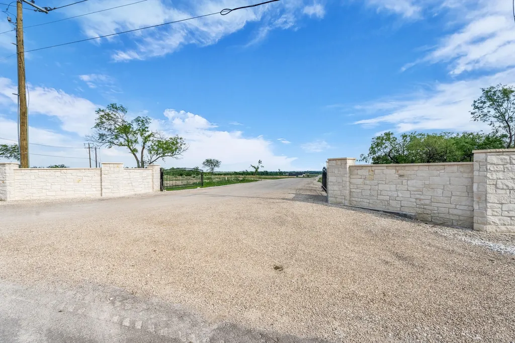 302 Lacek Mill Road China Spring TX 76633