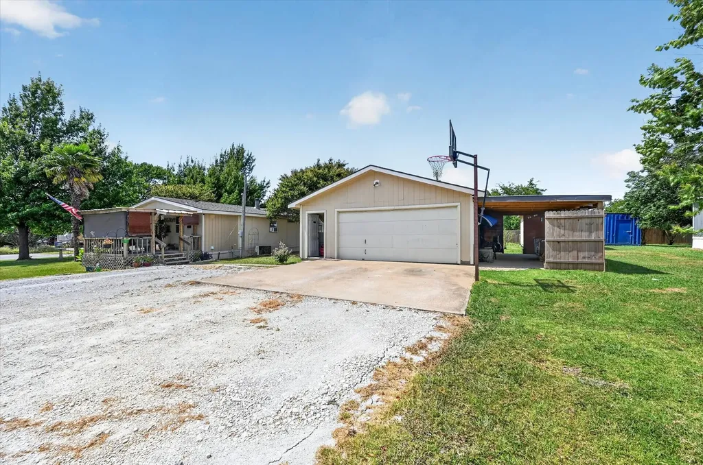 1103 Burnett Boulevard Alvarado TX 76009