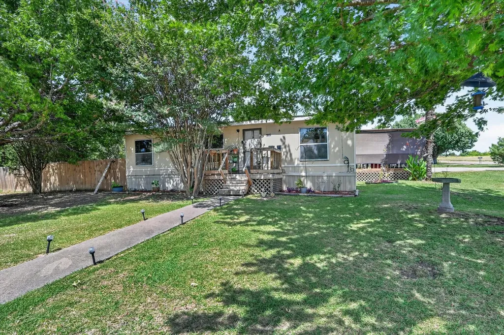 1103 Burnett Boulevard Alvarado TX 76009