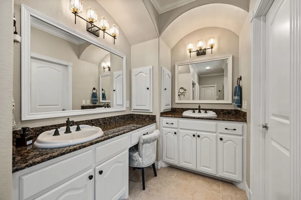 1216 West Road Waxahachie TX 75165