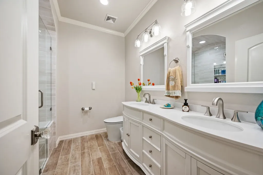 1216 West Road Waxahachie TX 75165