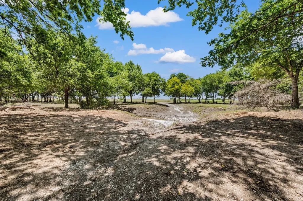 1216 West Road Waxahachie TX 75165