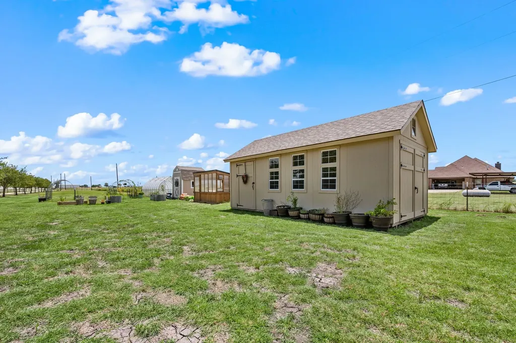 1216 West Road Waxahachie TX 75165
