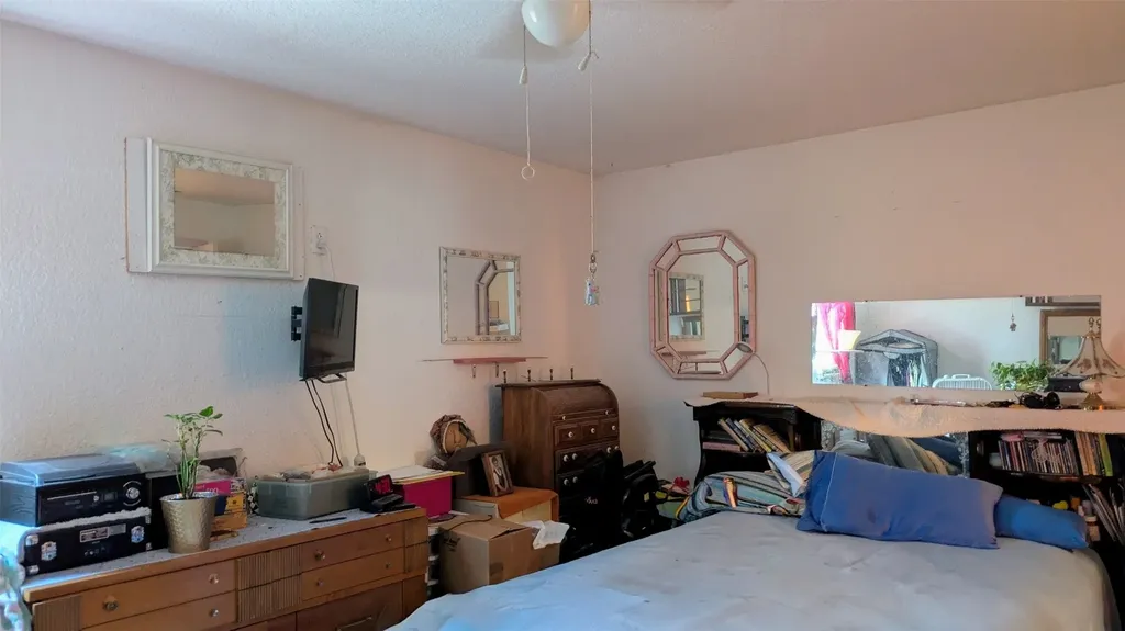 102 E Oak Avenue Comanche TX 76442