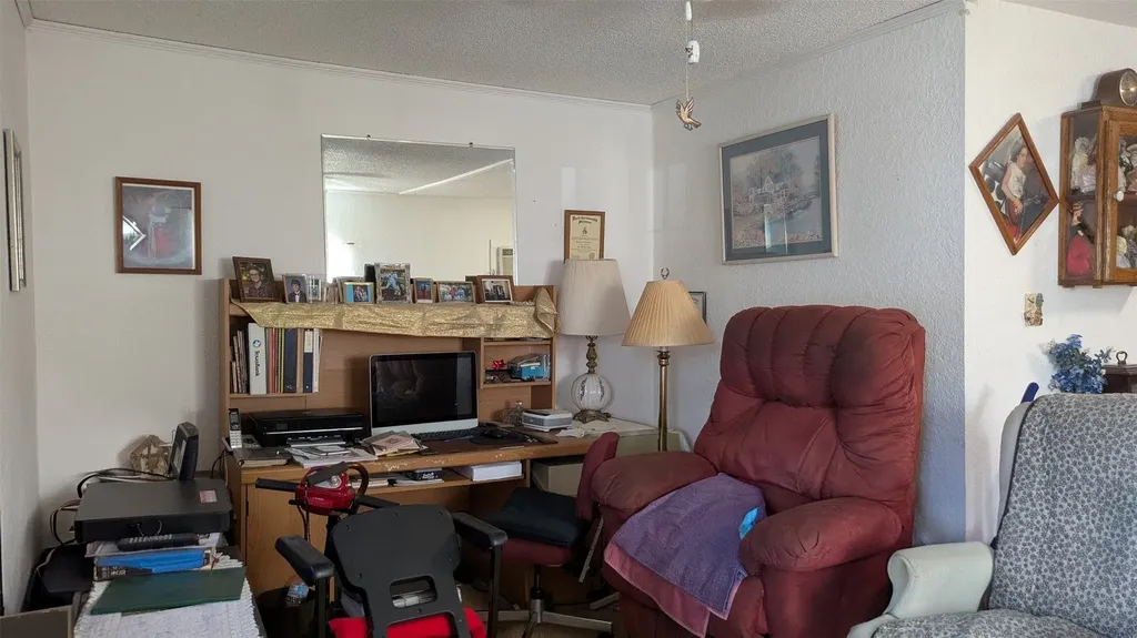 102 E Oak Avenue Comanche TX 76442