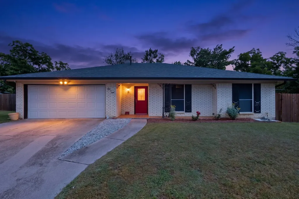 908 Hillside Court Bedford TX 76022