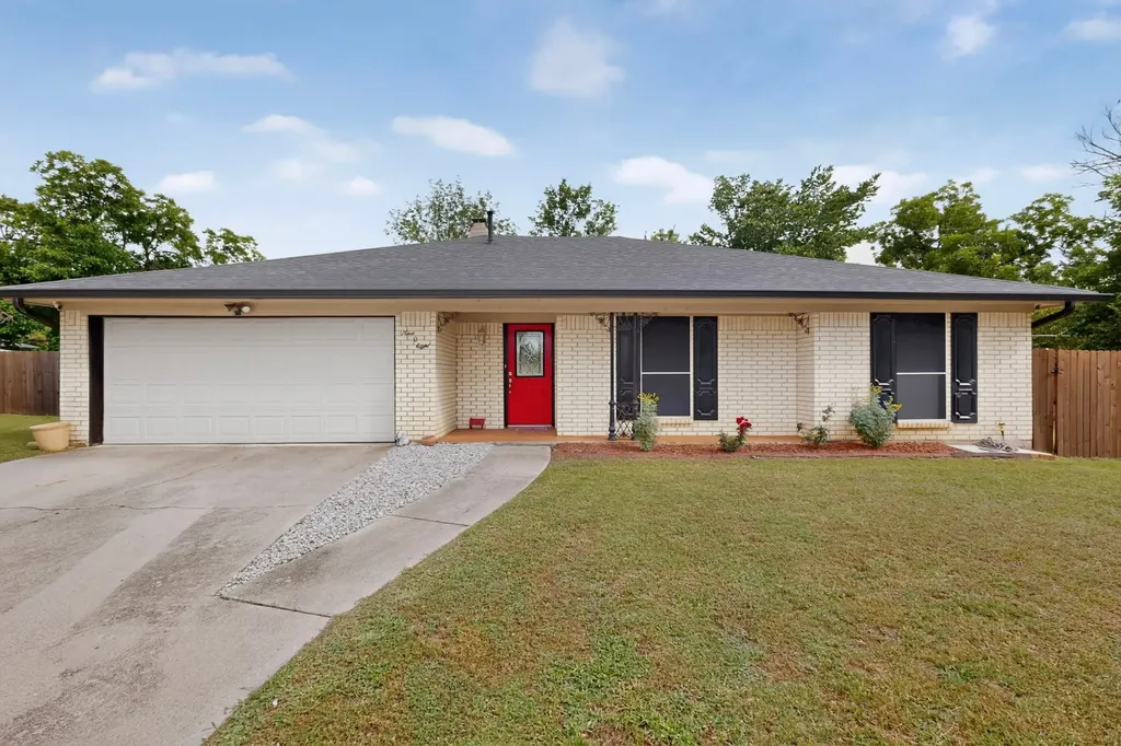 908 Hillside Court Bedford TX 76022