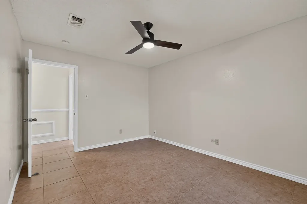 908 Hillside Court Bedford TX 76022
