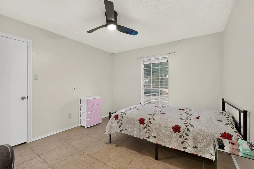 908 Hillside Court Bedford TX 76022