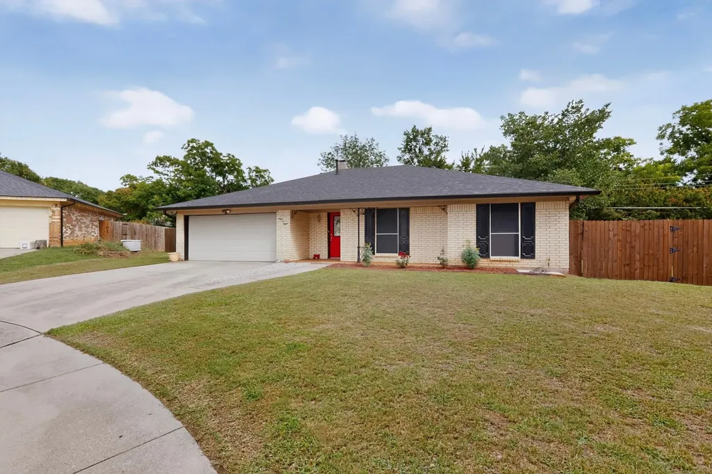 908 Hillside Court Bedford TX 76022