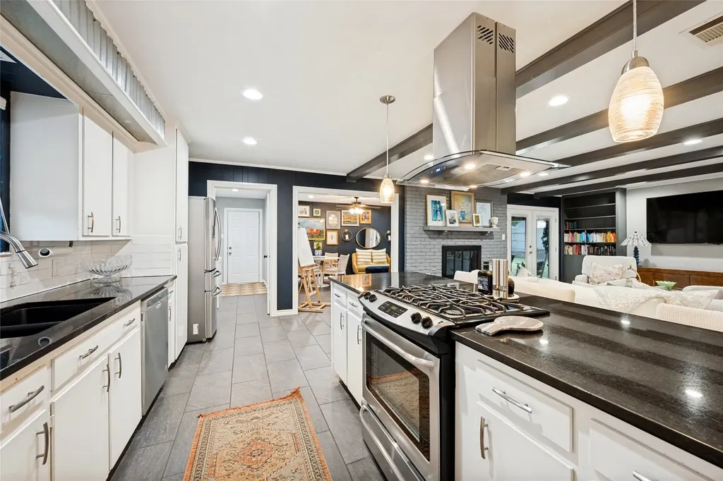 5024 Fall River Drive Fort Worth TX 76103