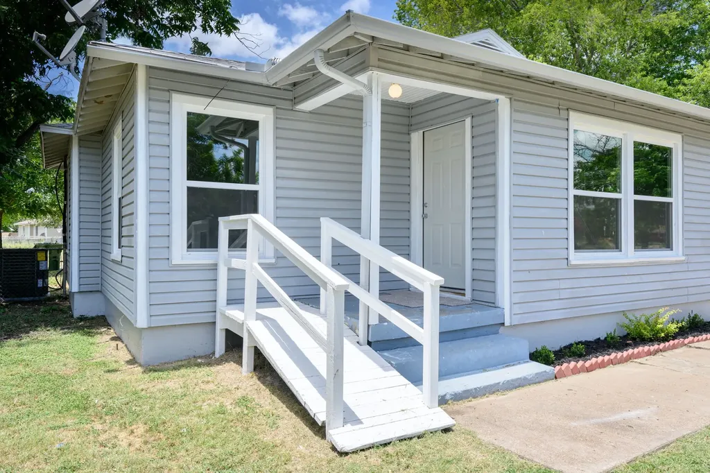1906 SE 15th Avenue Mineral Wells TX 76067