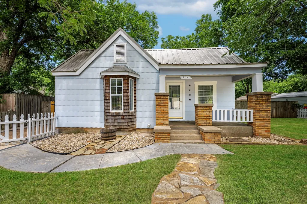 214 Churchill Road Fort Worth TX 76114