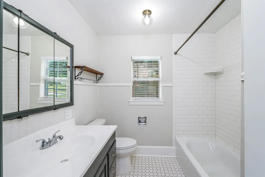 214 Churchill Road Fort Worth TX 76114