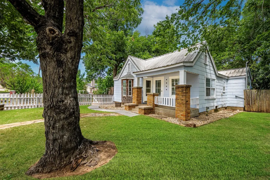 214 Churchill Road Fort Worth TX 76114