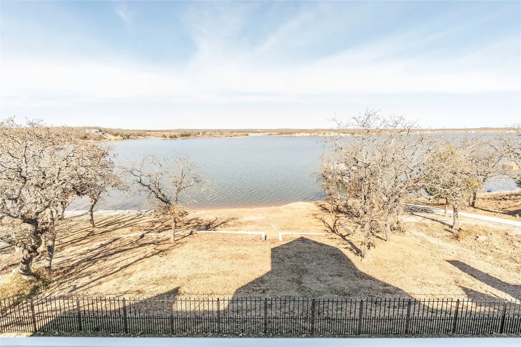 1061 Tradewinds Road Nocona TX 76255