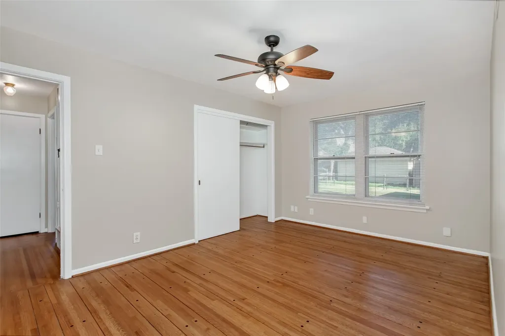 1830 Viewcrest Drive Dallas TX 75228