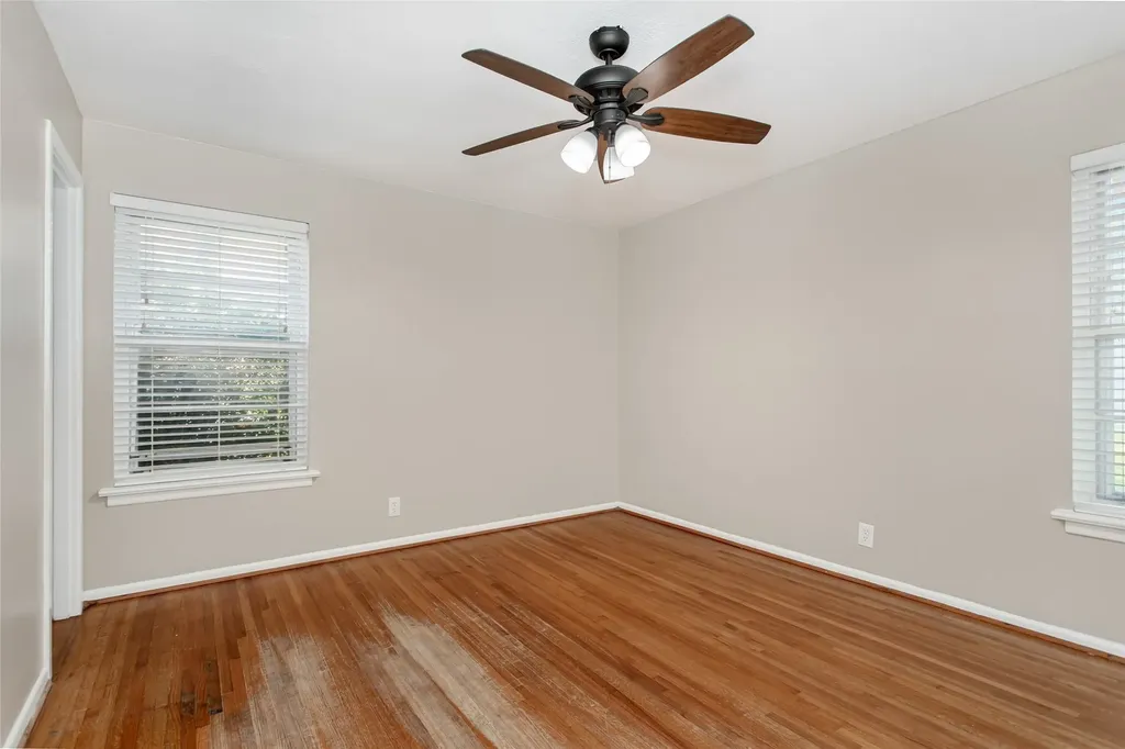 1830 Viewcrest Drive Dallas TX 75228