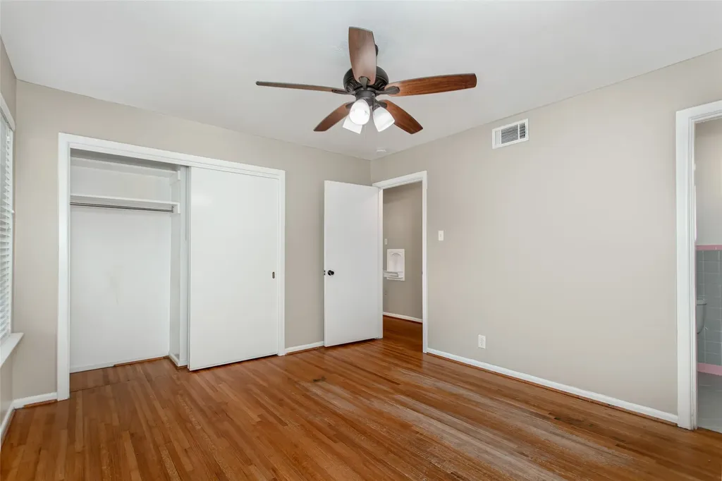 1830 Viewcrest Drive Dallas TX 75228