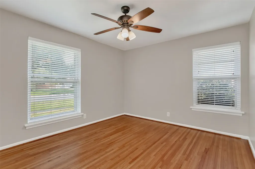1830 Viewcrest Drive Dallas TX 75228