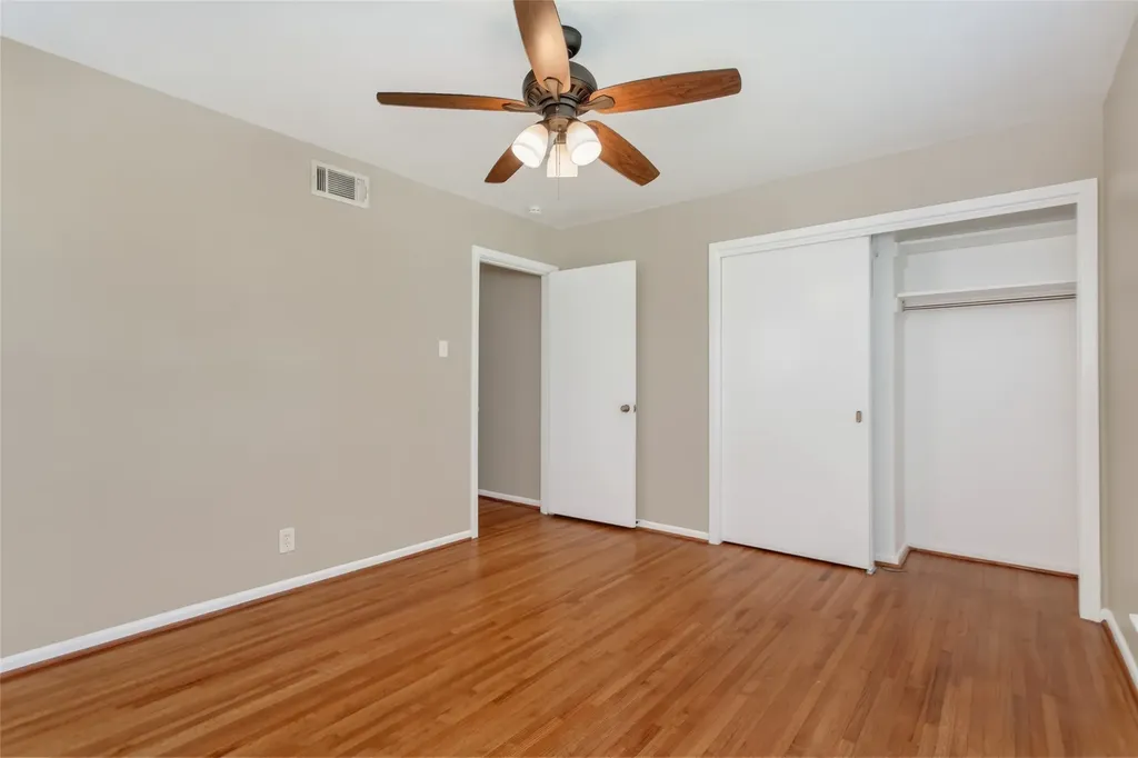 1830 Viewcrest Drive Dallas TX 75228