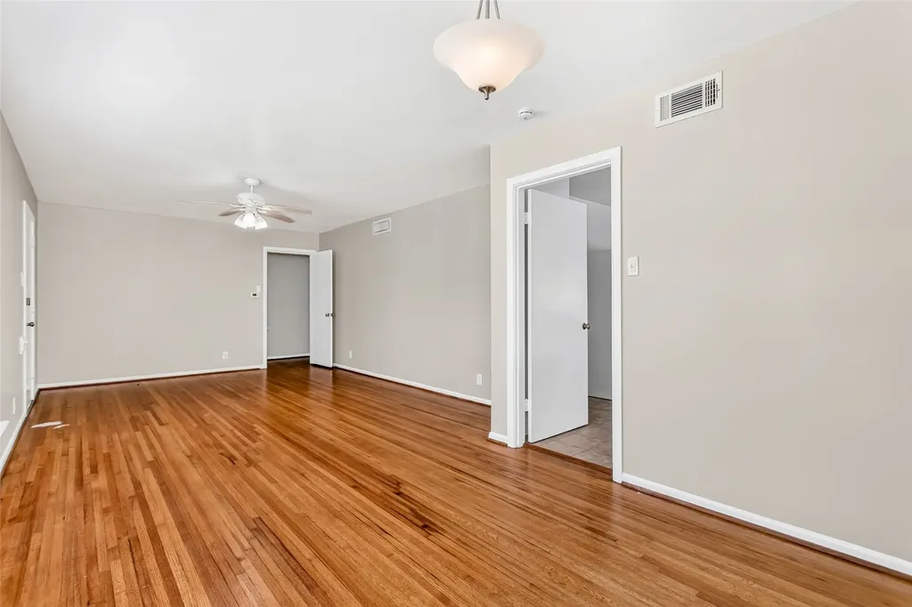 1830 Viewcrest Drive Dallas TX 75228