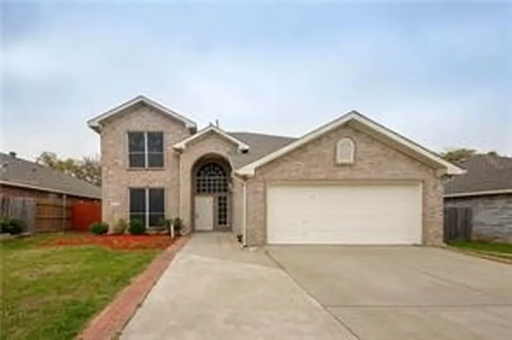 3348 Autumn View Drive Grand Prairie TX 75050