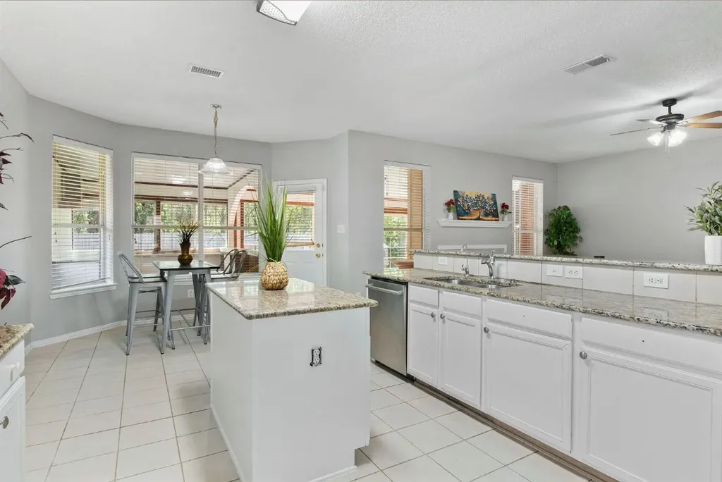 3348 Autumn View Drive Grand Prairie TX 75050